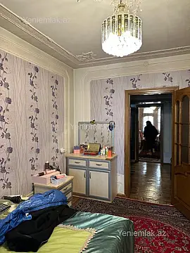 Satılır 4 otaqlı köhnə tikili 85 m²