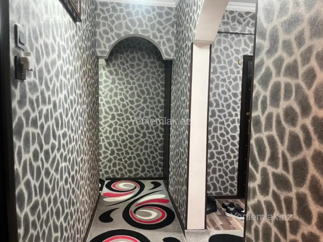 Satılır 3 otaqlı köhnə tikili 72 m²