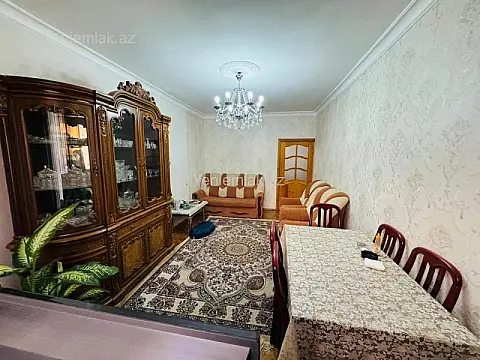 Satılır 4 otaqlı köhnə tikili 100 m²