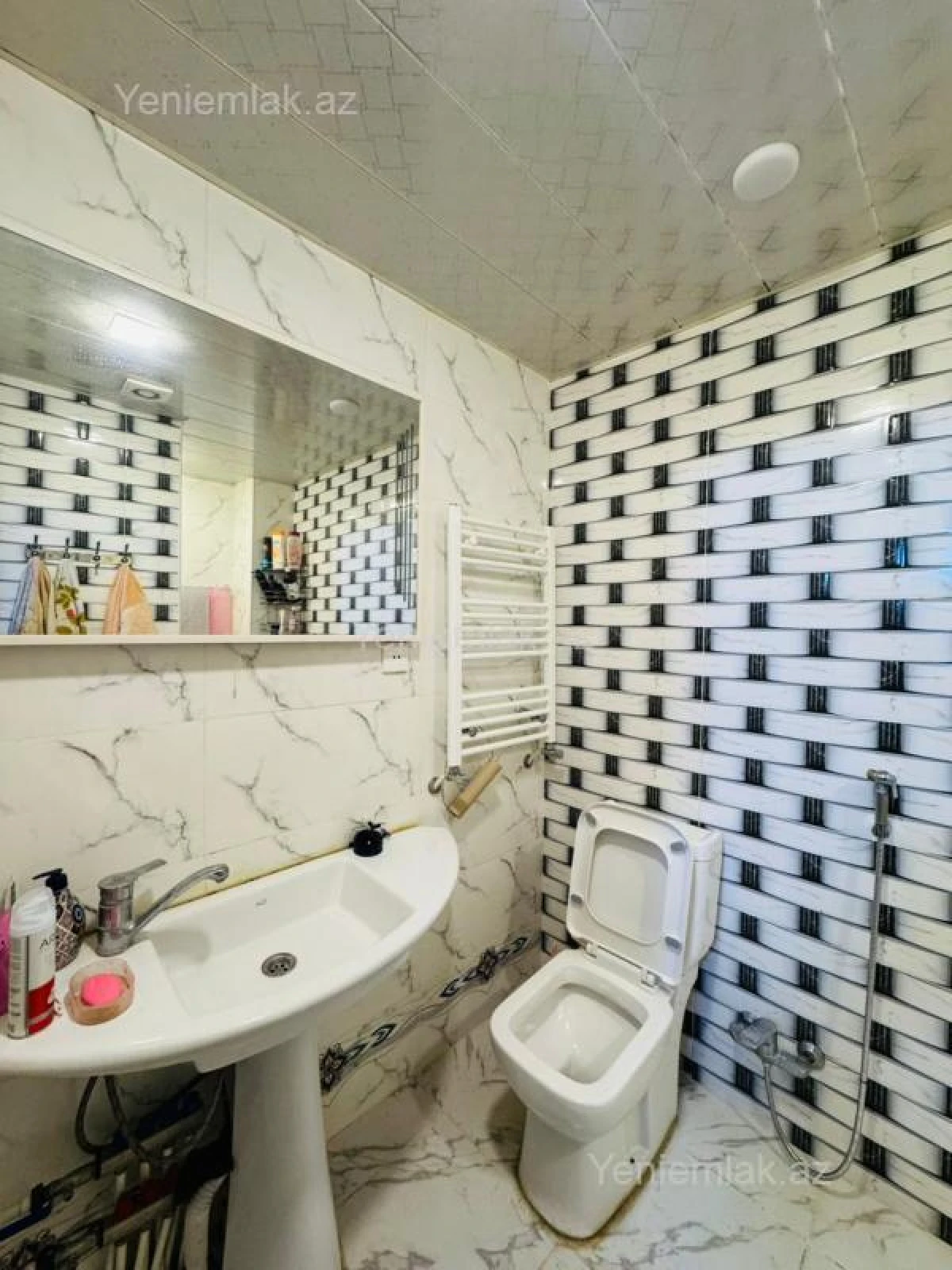 Satılır 4 otaqlı köhnə tikili 100 m²