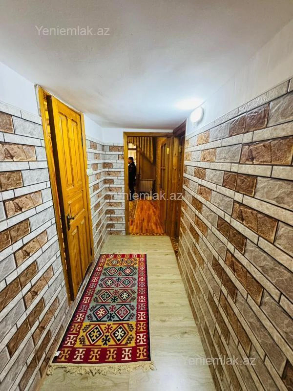 Satılır 4 otaqlı köhnə tikili 100 m²