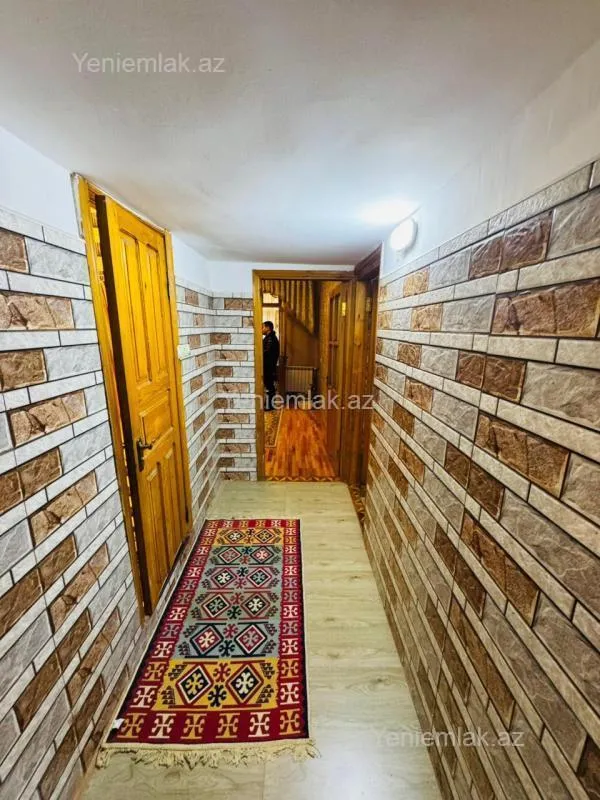 Satılır 4 otaqlı köhnə tikili 100 m²