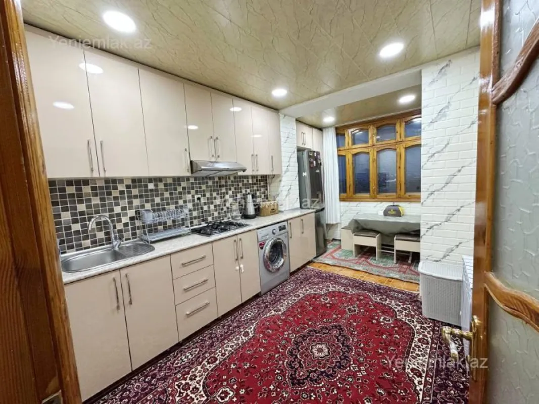 Satılır 3 otaqlı köhnə tikili 85 m²