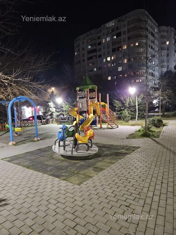 Satılır 3 otaqlı köhnə tikili 85 m²