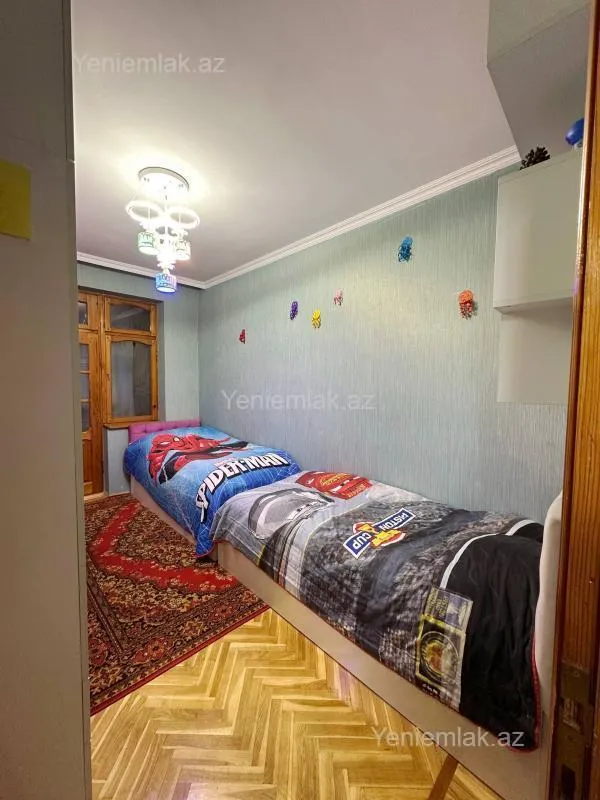Satılır 3 otaqlı köhnə tikili 85 m²