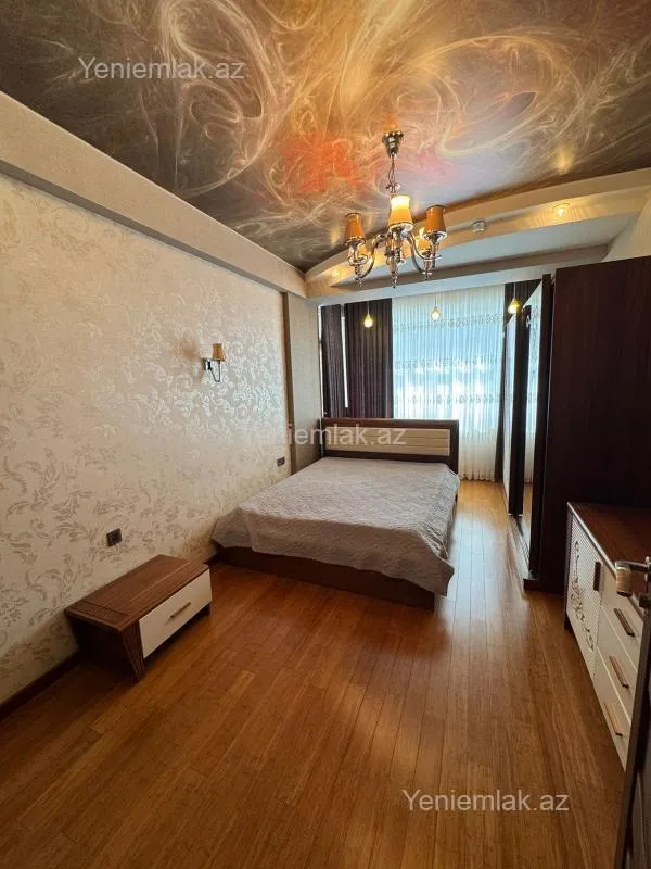 Satılır 4 otaqlı yeni tikili 150 m²