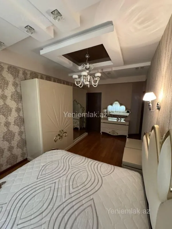 Satılır 4 otaqlı yeni tikili 150 m²