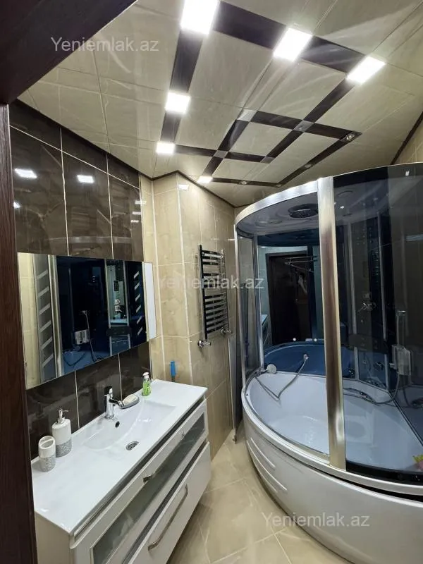 Satılır 4 otaqlı yeni tikili 150 m²