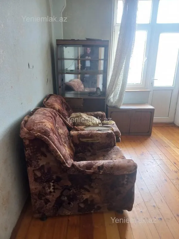 Satılır 2 otaqlı köhnə tikili 60 m²