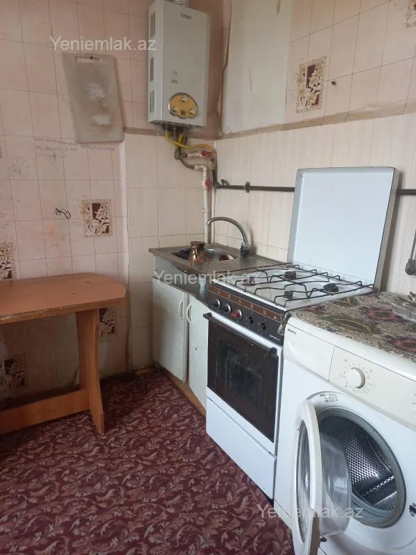 Satılır 2 otaqlı köhnə tikili 60 m²
