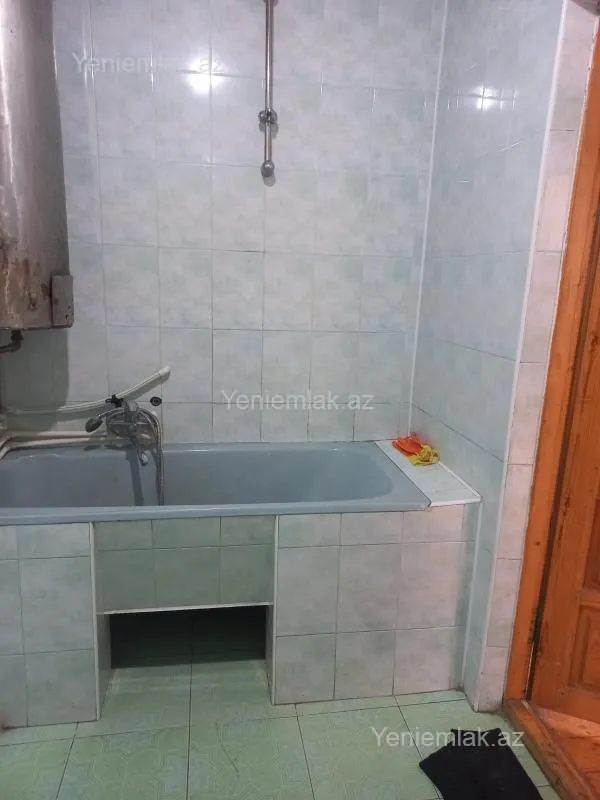 Satılır 2 otaqlı köhnə tikili 60 m²