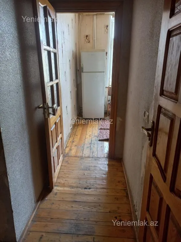 Satılır 2 otaqlı köhnə tikili 60 m²