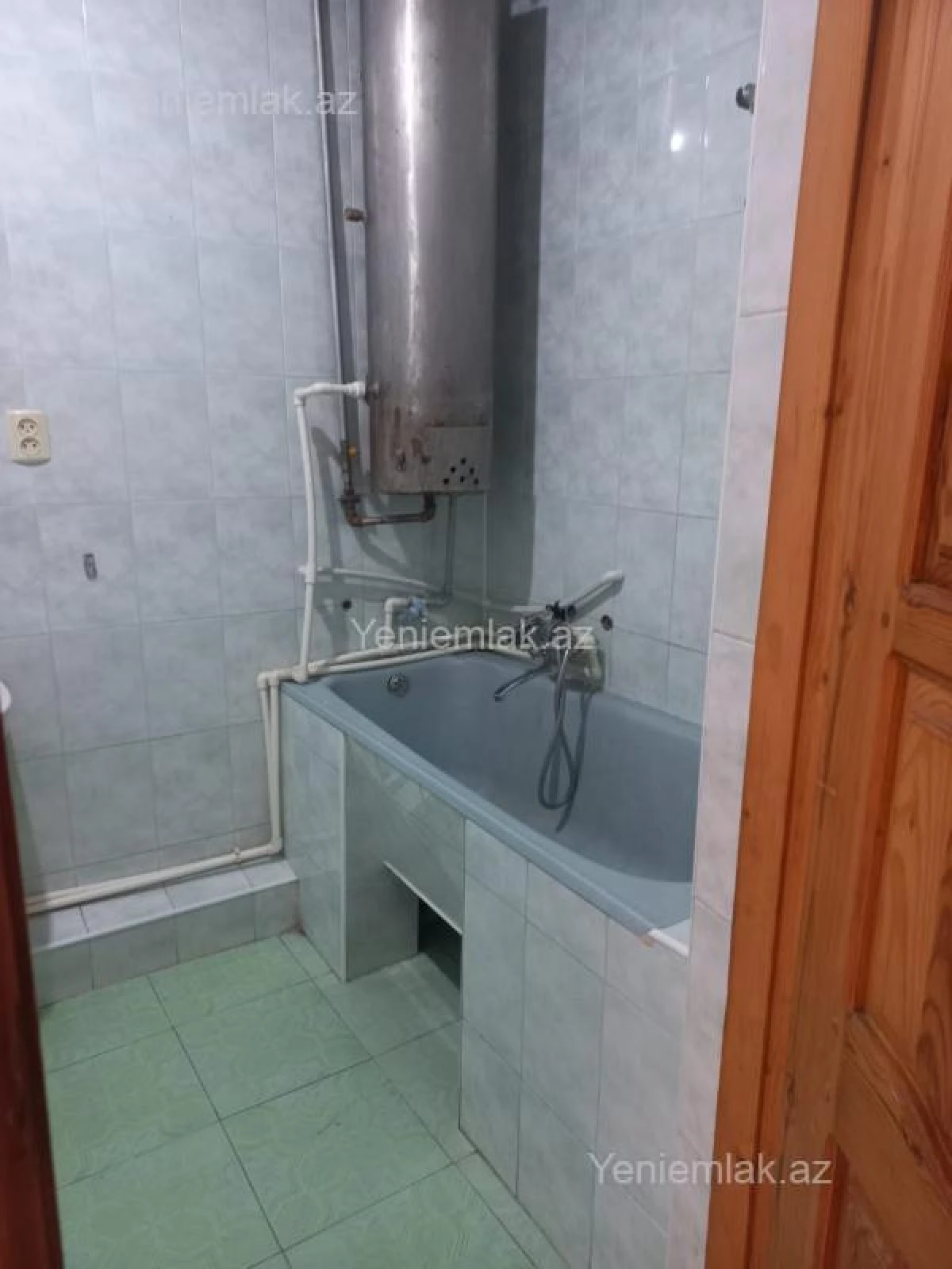 Satılır 2 otaqlı köhnə tikili 60 m²