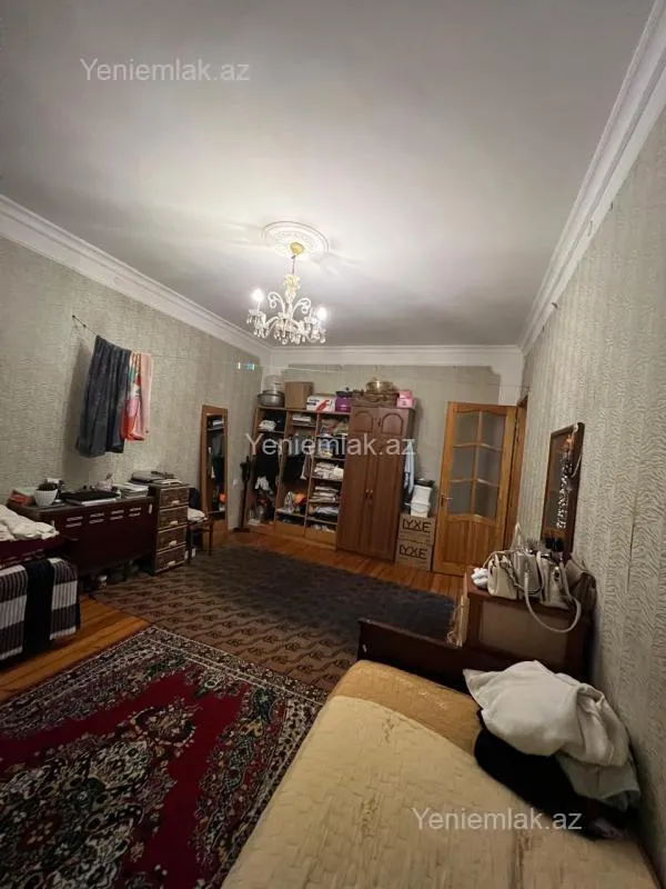 Satılır 3 otaqlı köhnə tikili 80 m²