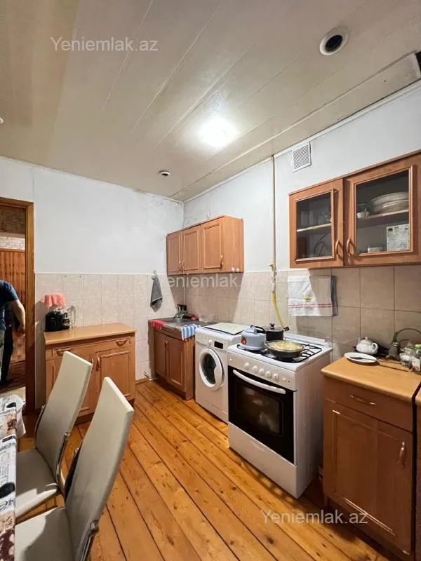 Satılır 3 otaqlı köhnə tikili 80 m²