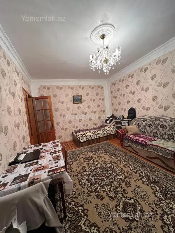 Satılır 3 otaqlı köhnə tikili 80 m²
