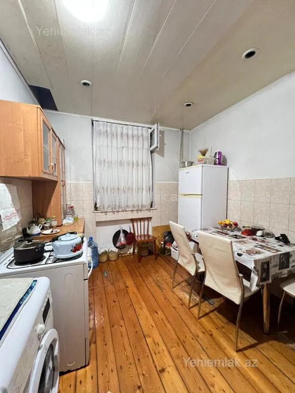 Satılır 3 otaqlı köhnə tikili 80 m²