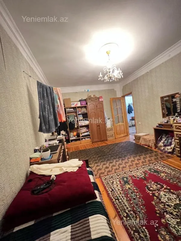 Satılır 3 otaqlı köhnə tikili 80 m²