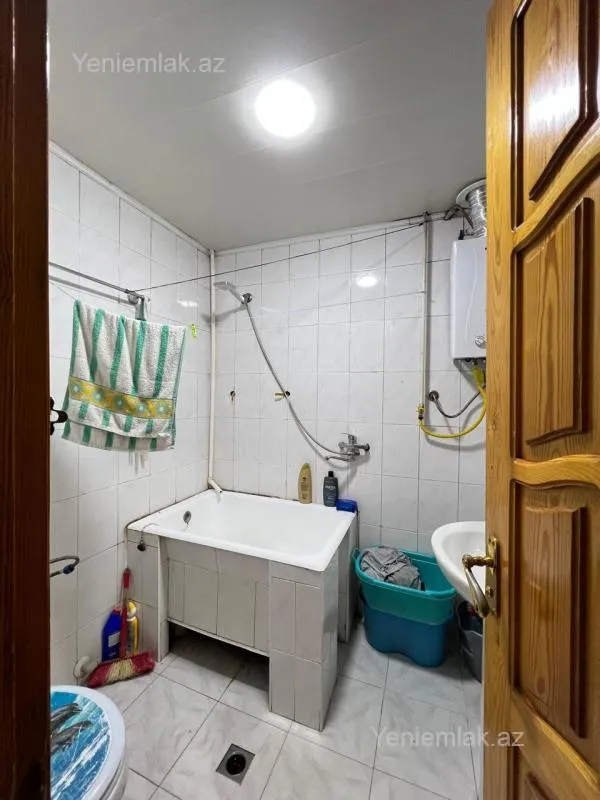 Satılır 3 otaqlı köhnə tikili 80 m²