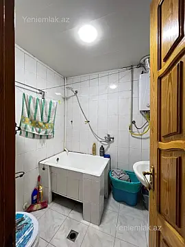 Satılır 3 otaqlı köhnə tikili 80 m²
