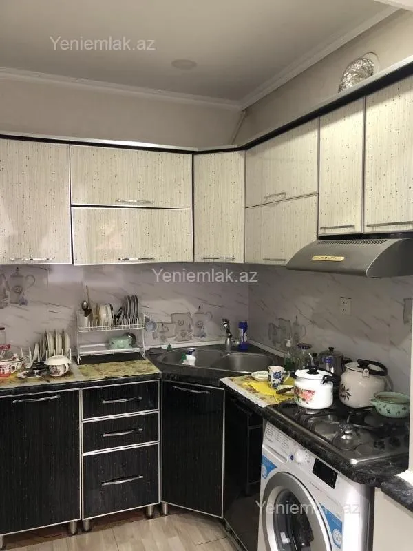 Satılır 3 otaqlı köhnə tikili 80 m²