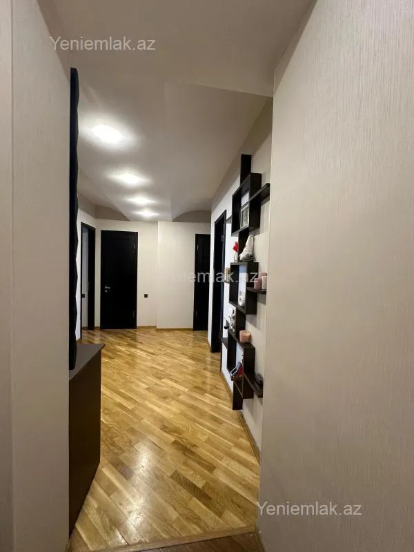 Satılır 3 otaqlı yeni tikili 127 m²