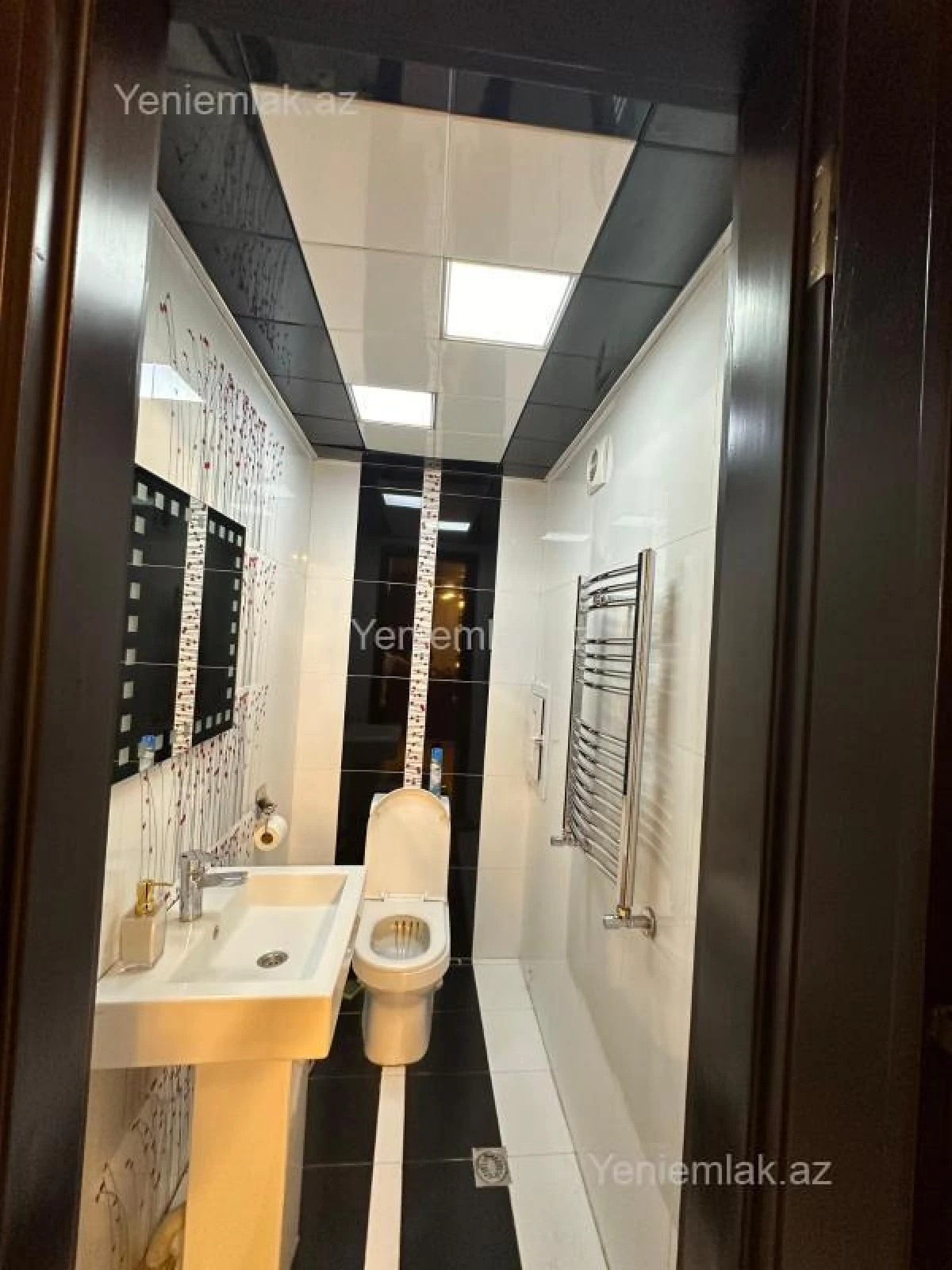 Satılır 3 otaqlı yeni tikili 127 m²