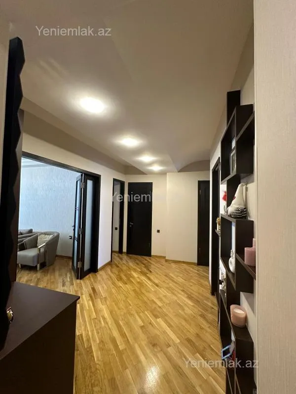 Satılır 3 otaqlı yeni tikili 127 m²