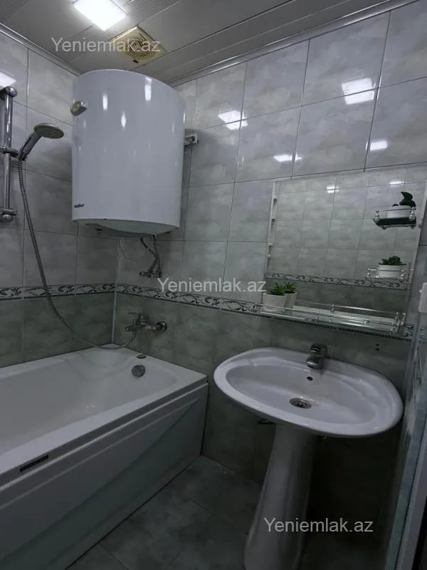 Satılır 2 otaqlı köhnə tikili 45 m²