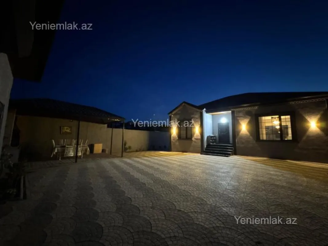 Satılır 4 otaqlı həyət evi 200 m²