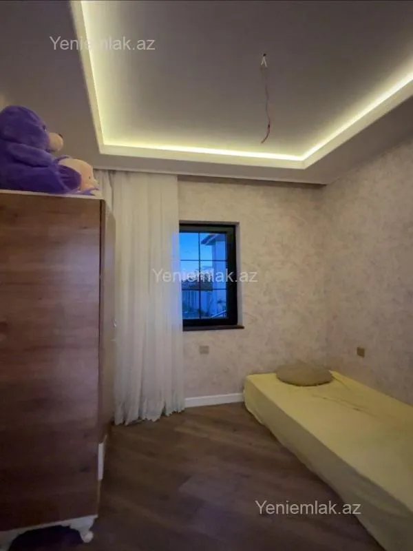 Satılır 4 otaqlı həyət evi 200 m²