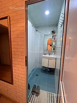 Satılır 2 otaqlı köhnə tikili 62 m²