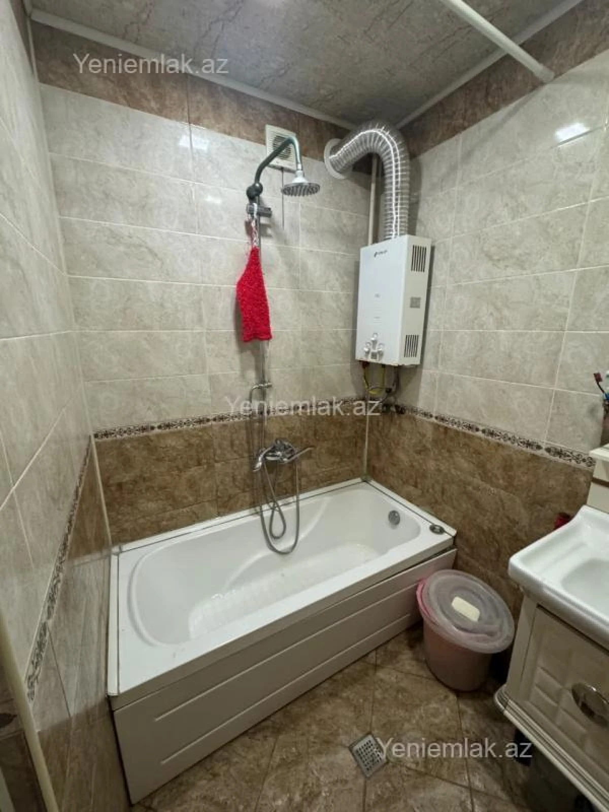 Satılır 3 otaqlı köhnə tikili 60 m²