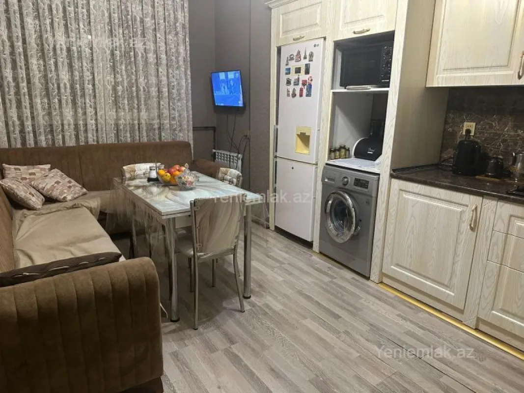 Satılır 4 otaqlı yeni tikili 160 m²