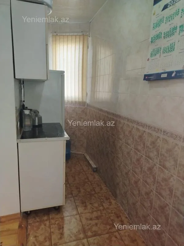 Satılır 3 otaqlı köhnə tikili 70 m²