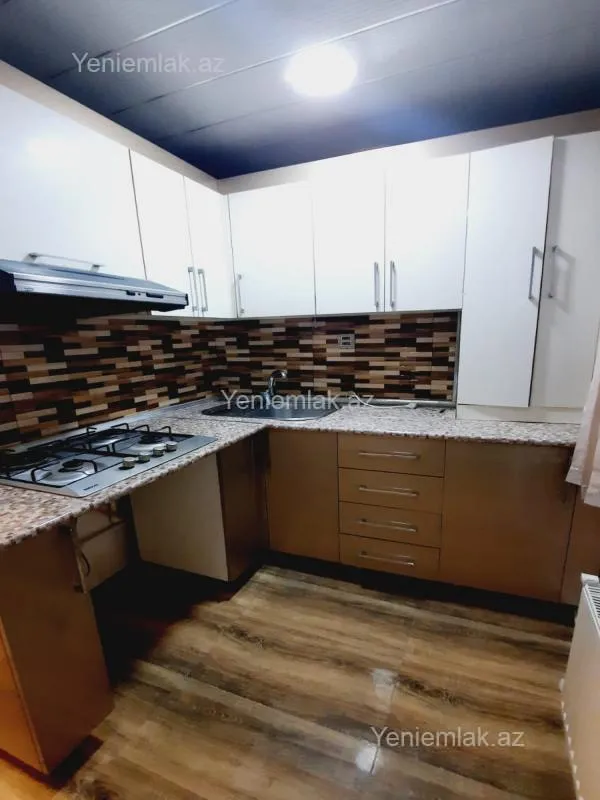 Satılır 3 otaqlı köhnə tikili 68 m²