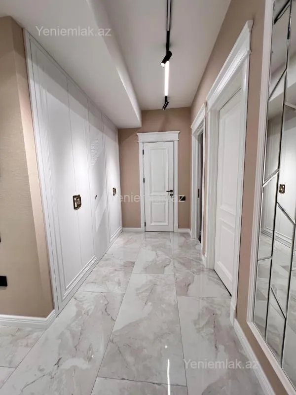 Satılır 3 otaqlı yeni tikili 100 m²