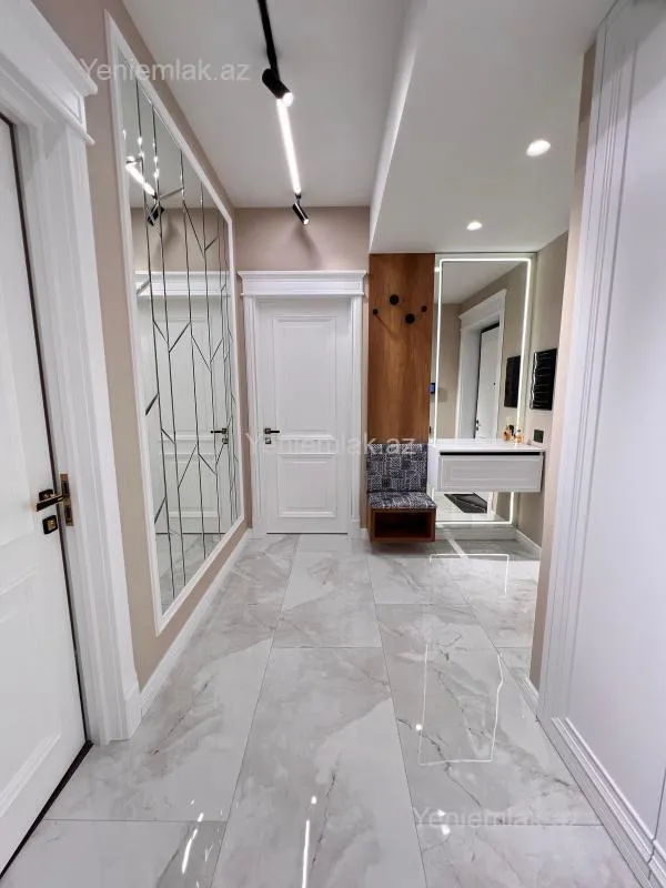 Satılır 3 otaqlı yeni tikili 100 m²