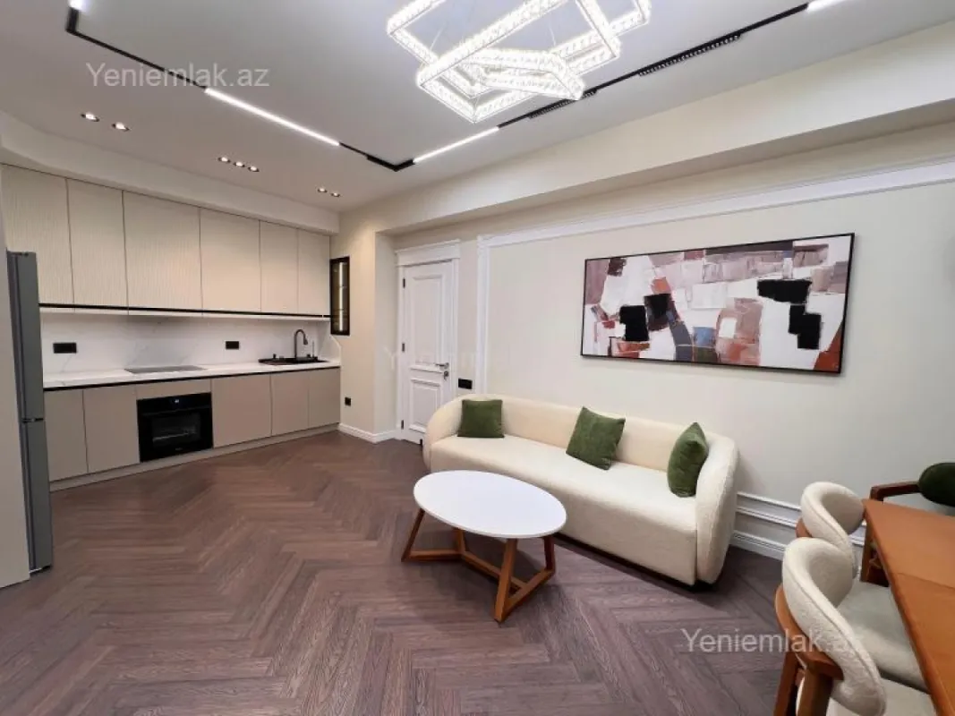 Satılır 3 otaqlı yeni tikili 100 m²