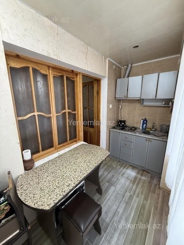 Satılır 2 otaqlı köhnə tikili 50 m²