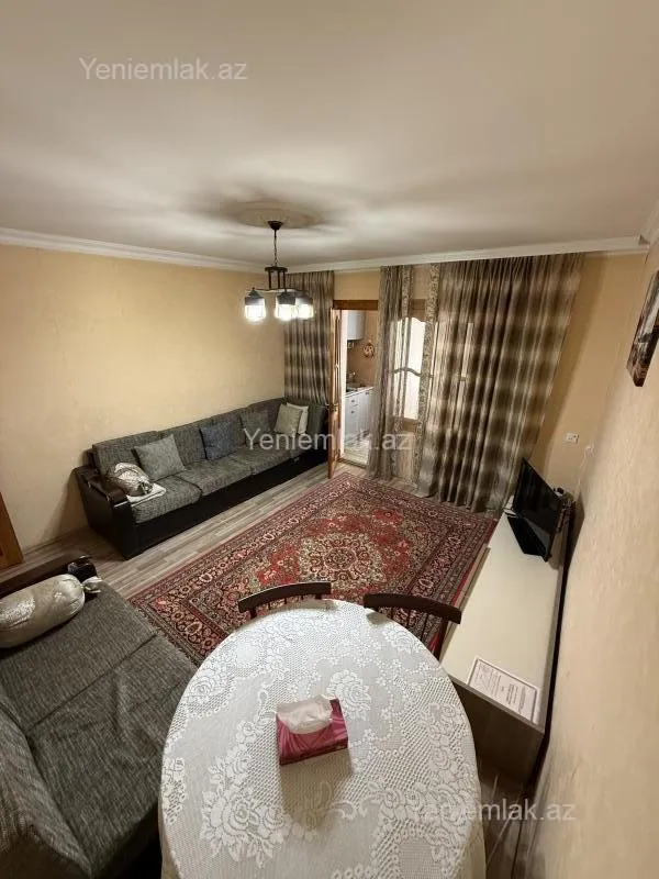 Satılır 2 otaqlı köhnə tikili 50 m²