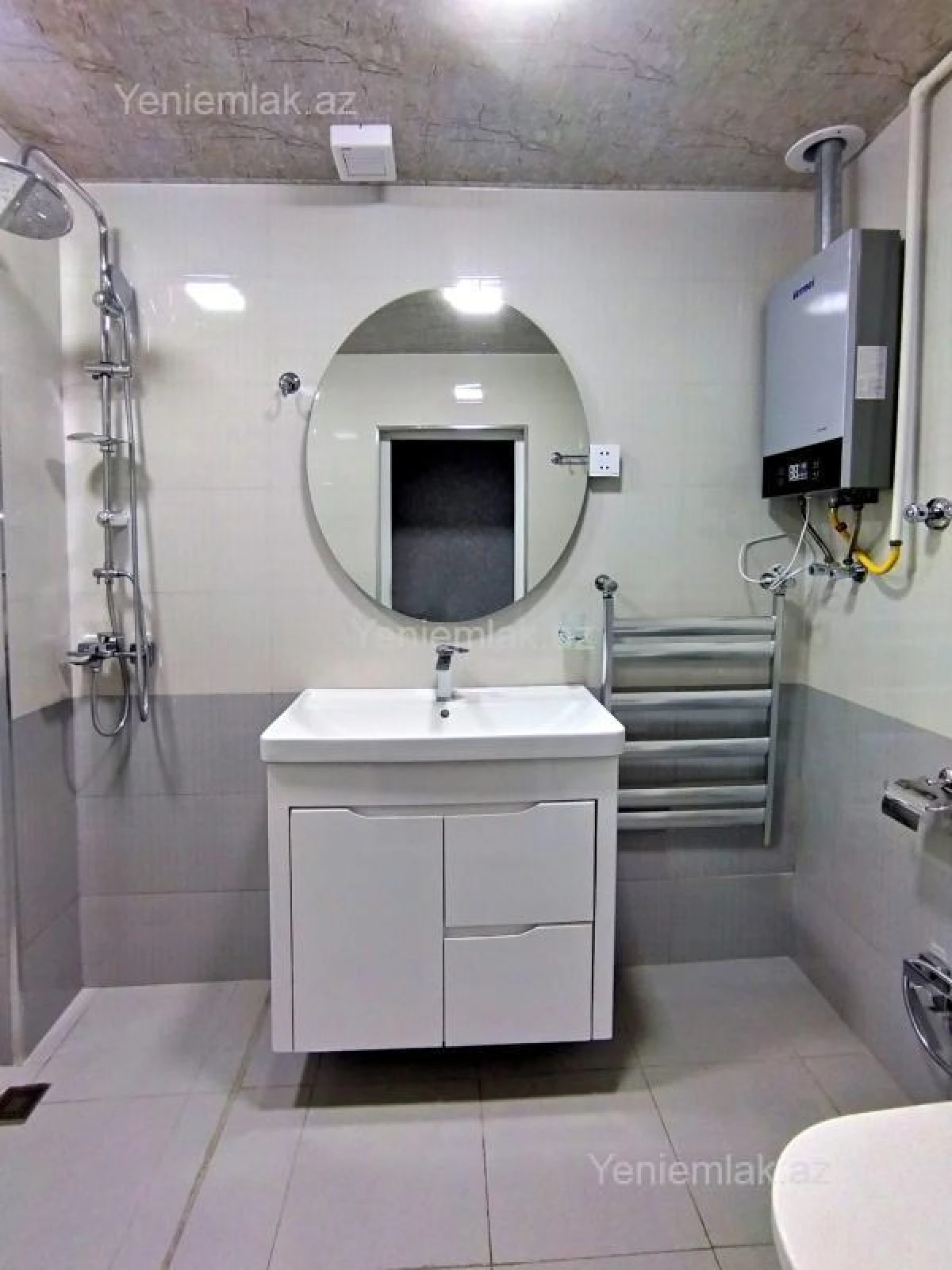 Satılır 2 otaqlı köhnə tikili 70 m²