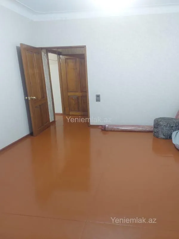 Satılır 2 otaqlı köhnə tikili 77 m²