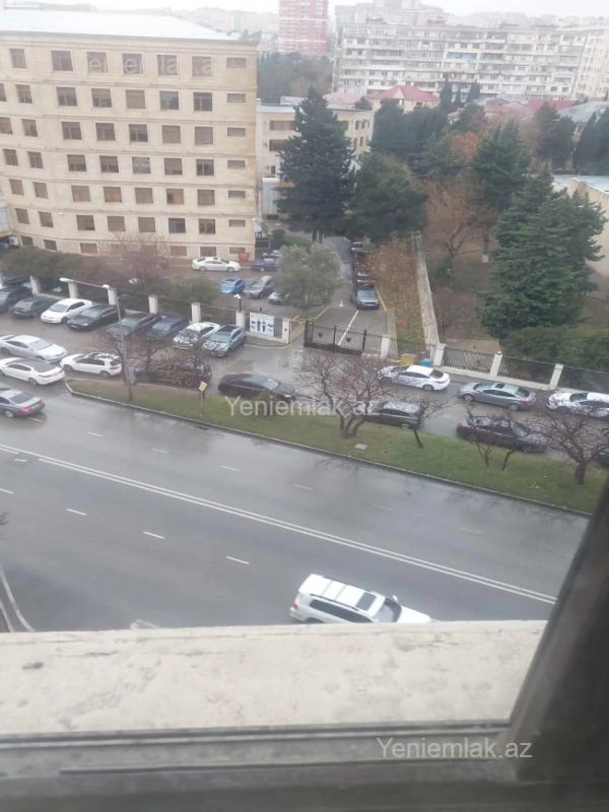 Satılır 2 otaqlı köhnə tikili 77 m²
