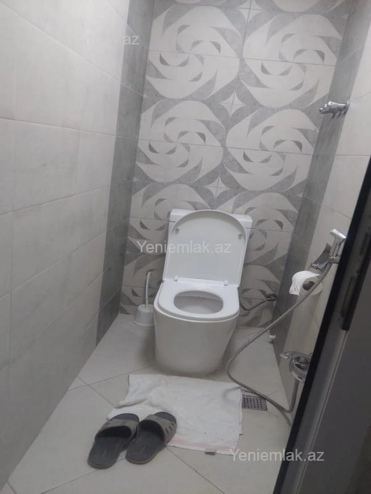 Satılır 2 otaqlı köhnə tikili 77 m²