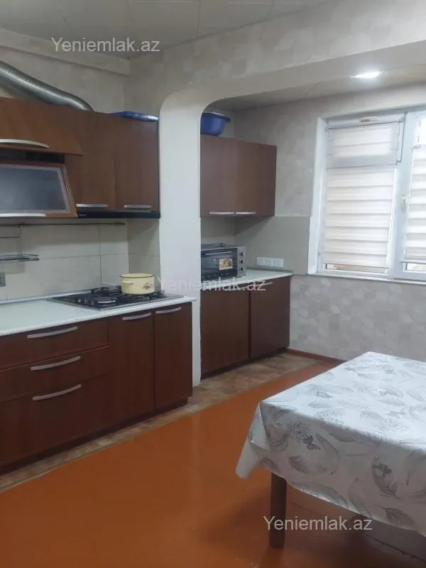 Satılır 2 otaqlı köhnə tikili 77 m²