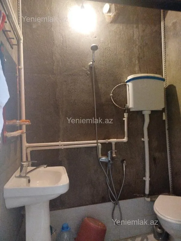 Satılır 2 otaqlı köhnə tikili 55 m²