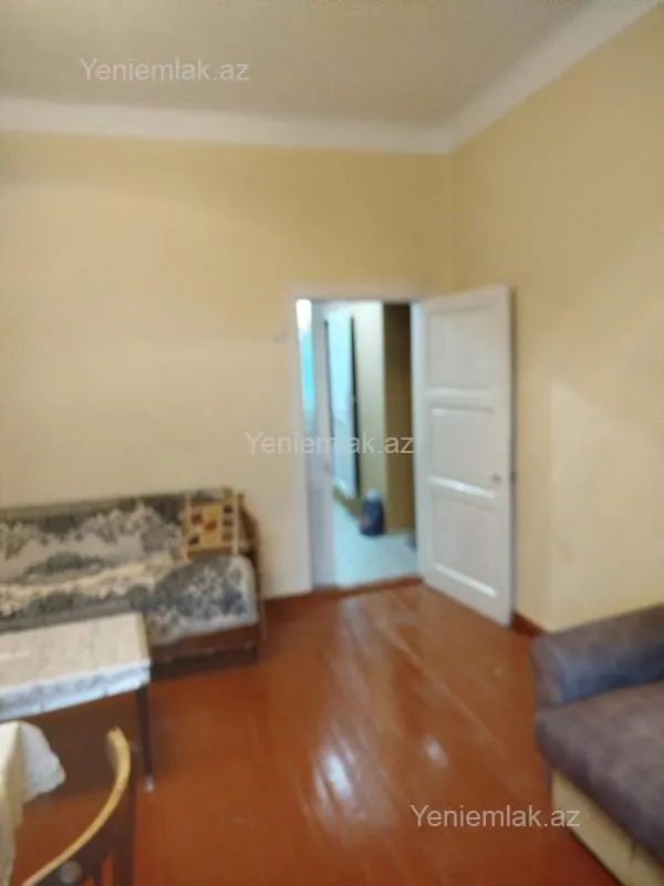 Satılır 2 otaqlı köhnə tikili 55 m²