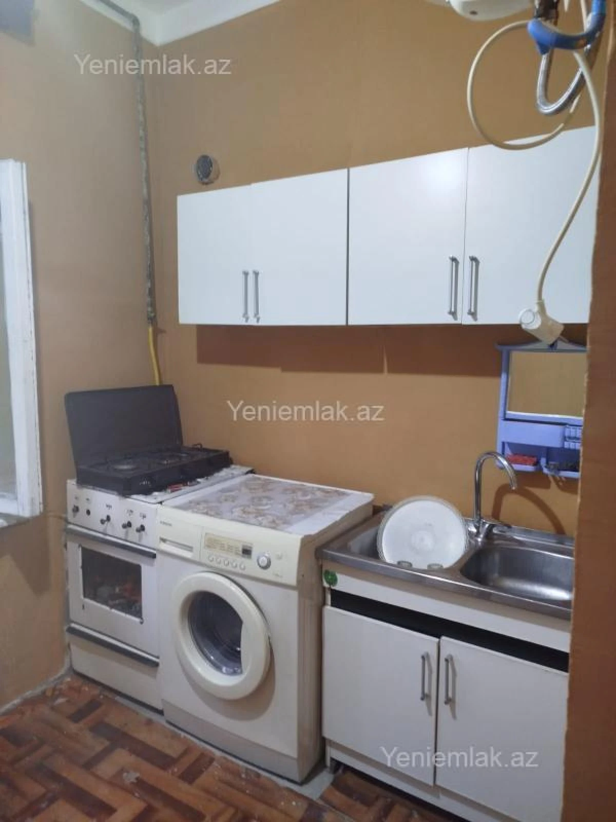 Satılır 2 otaqlı köhnə tikili 55 m²