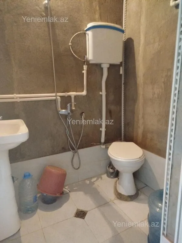 Satılır 2 otaqlı köhnə tikili 55 m²